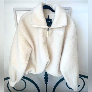 NWT The Northface White Fuzzy Pull Over